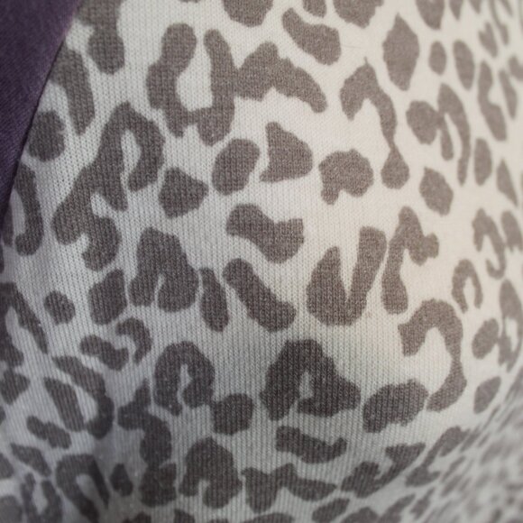 Oddy Short Sleeve Animal Print Top Size Small - Picture 3 of 8